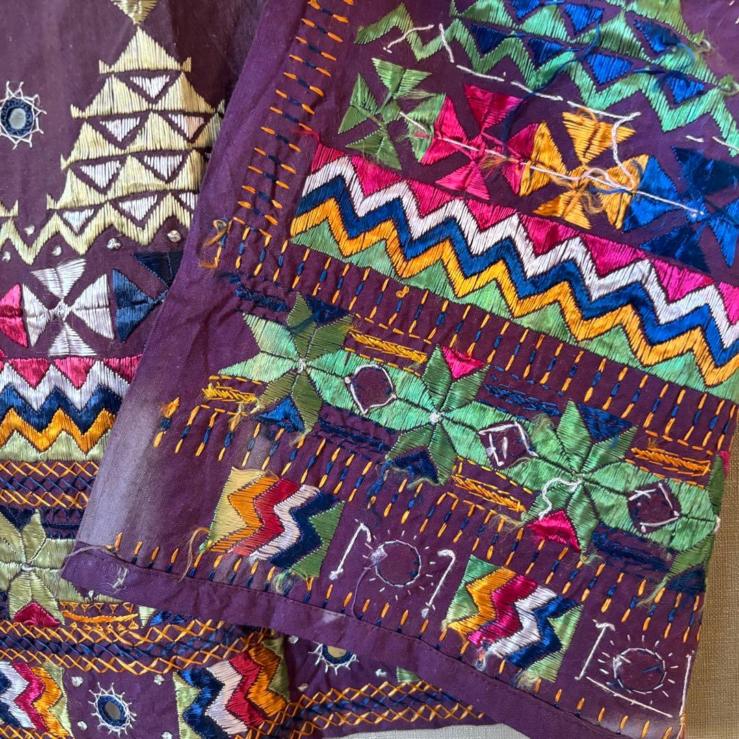 インド　アンティークミラーワーク刺繍タペストリー