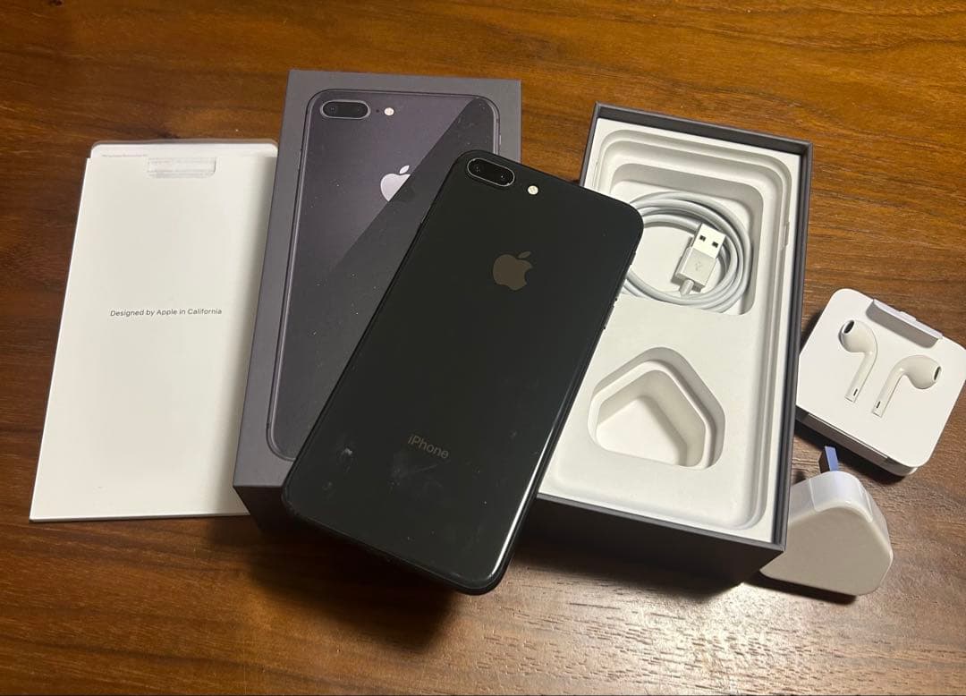 iPhone 8 Plus 海外版　Space Gray 256GB 美品