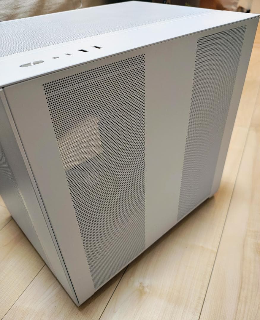 リアンリー「O11 AIR MINI」ホワイト・ファン８個付き