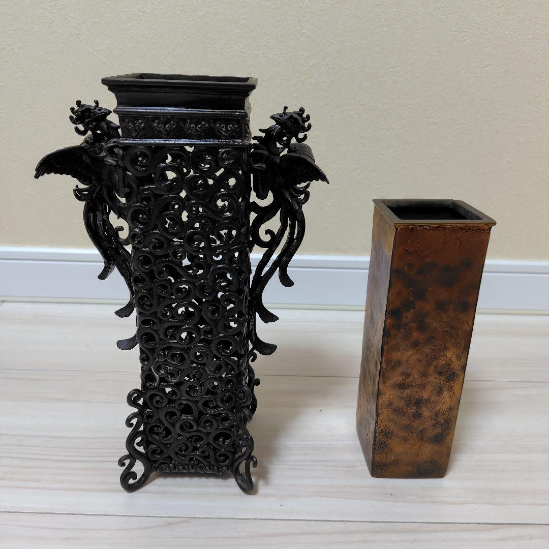 高岡銅器 青銅製花器 角型 唐草透かし 鳳凰耳付（蓋無し）