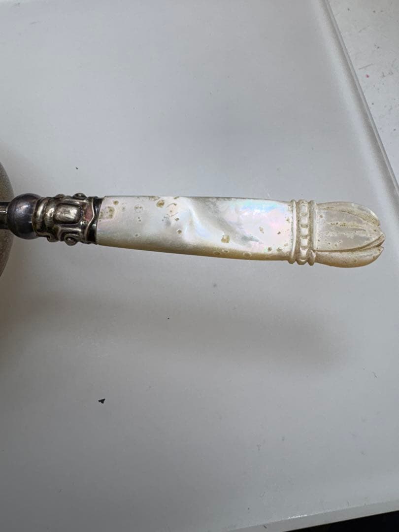銀製ストレーナー 真珠母貝ハンドル・107g・中古品