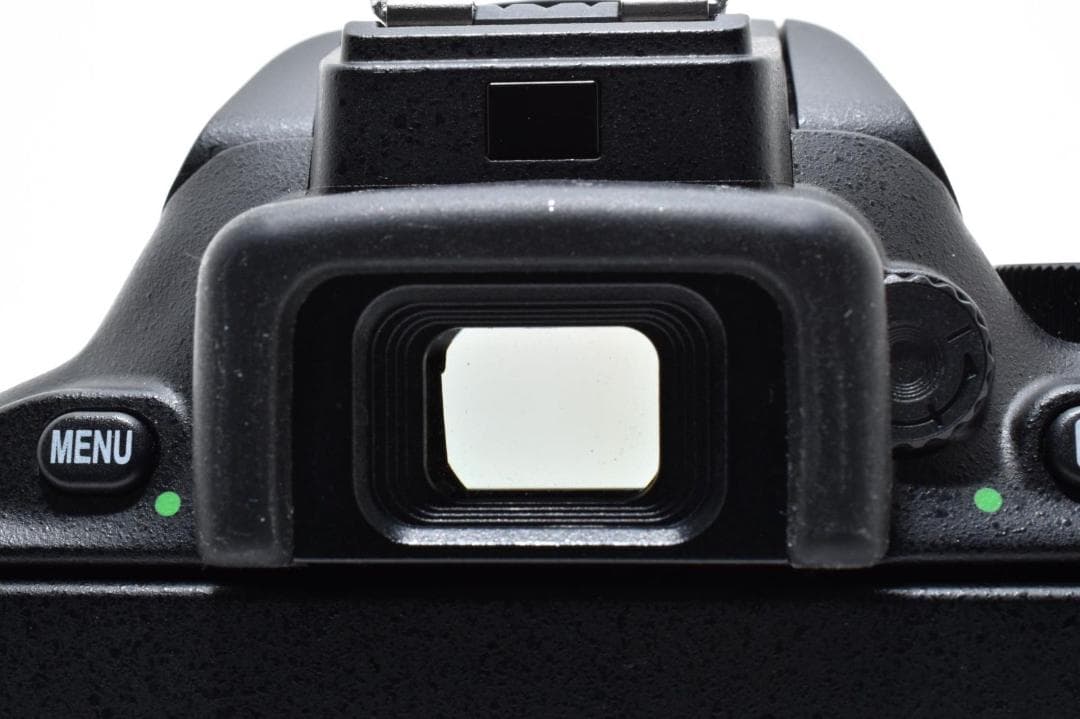 美品 ニコン NIKON D5600 ダブルズームキット デジタル一眼レフカメラ