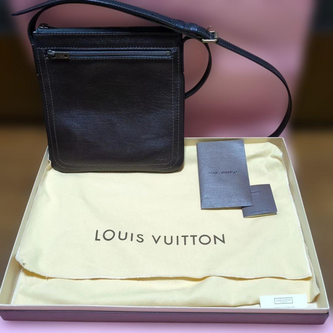 LOUIS VUITTON ユタポシェットシャウニーショルダーバック