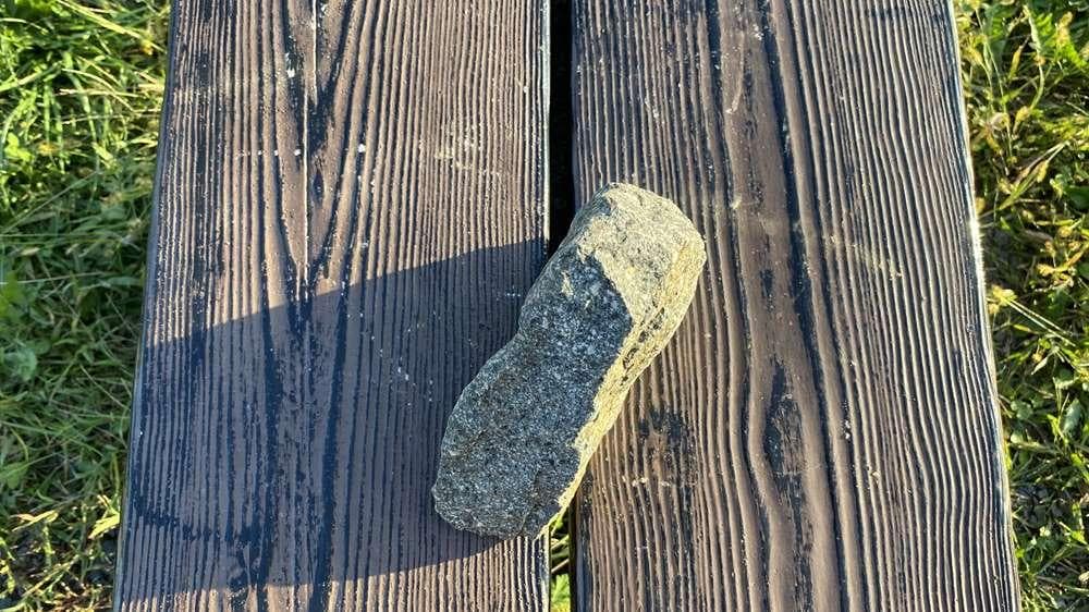 超貴重・岩手県遠野産 「遠野の銘石 角閃石」原石 1.5キロ・送料無料（＃12）