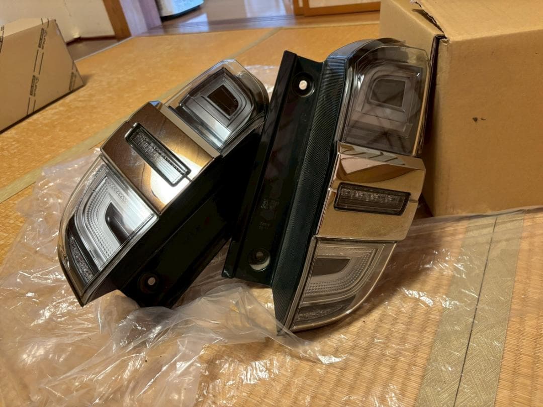 （Hana!!） ヴェルファイア30系後期純正通常テールランプ4点