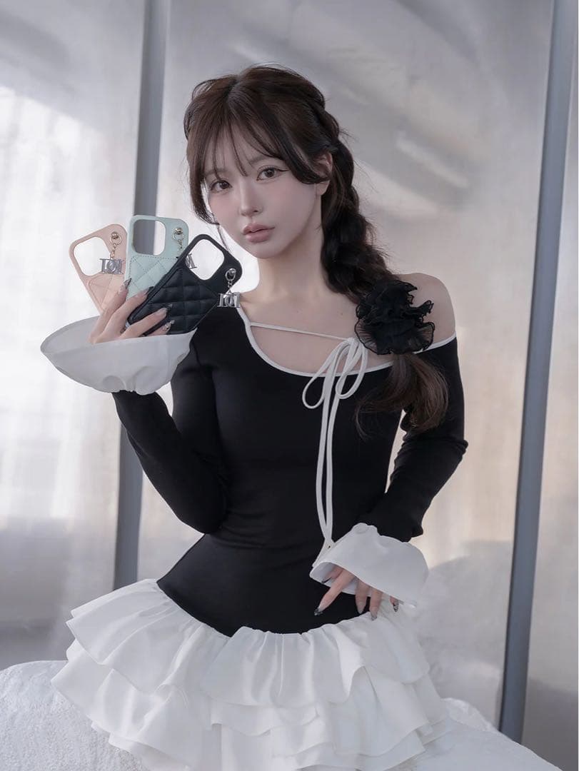 新品 キルティングミラーDDチャームiPhoneケース 17pro ブラック