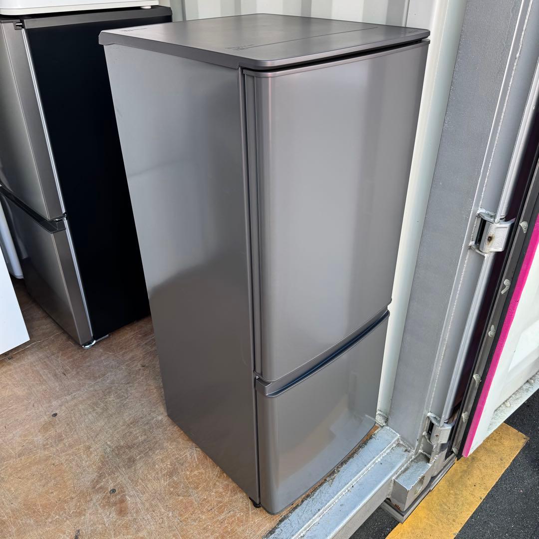 C7319★2024年製★展示品★未使用品★三菱　冷蔵庫　グレー　自動霜取り