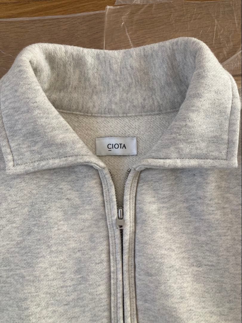 シオタ ハーフジップスウェットシャツ ユニセックス