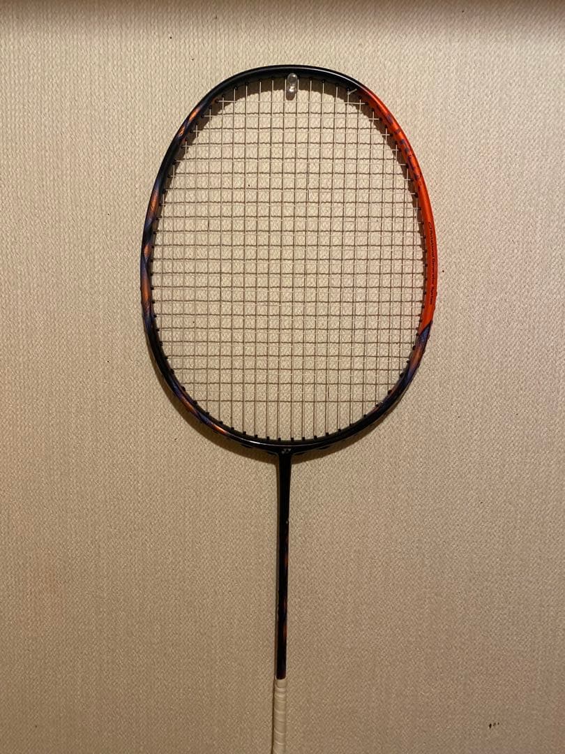 バドミントンYONEXラケットアストロクス77Pro
