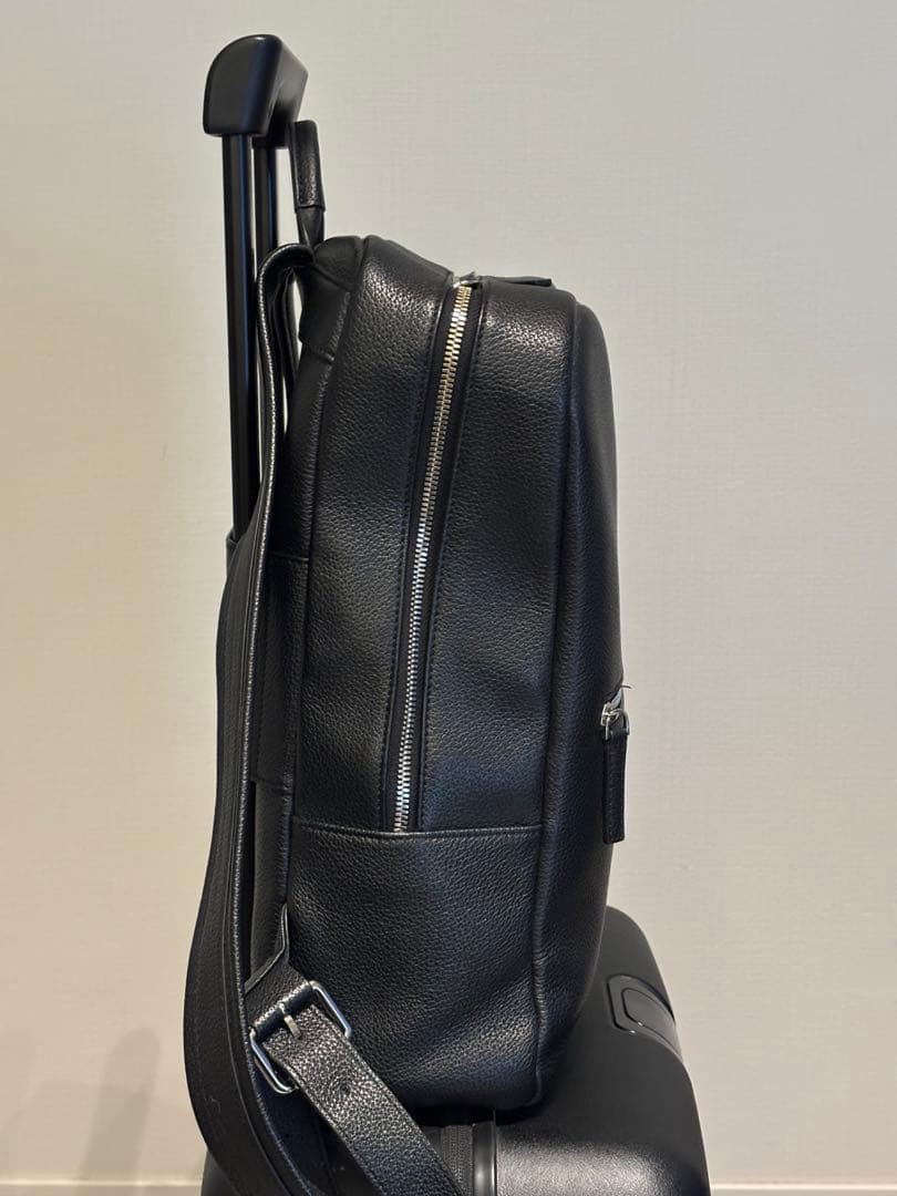 バッグ AUCENTIC Full Grain Leather Backpack