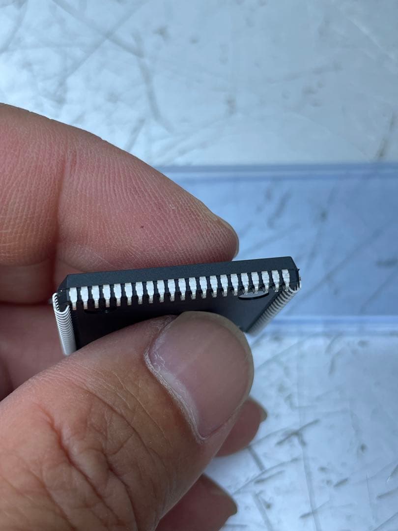 K61。RENESAS(50個)HD6473337CP16V新品同様未使用