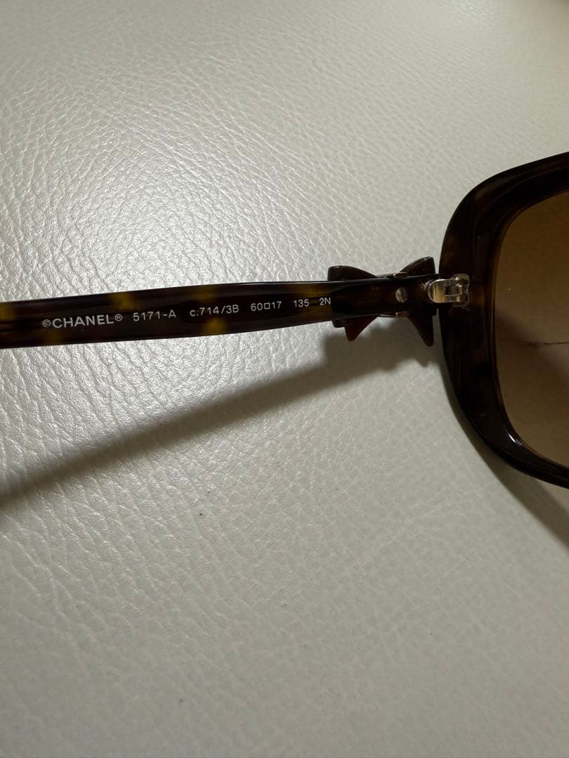 CHANEL サングラス　リボン　ブラウン