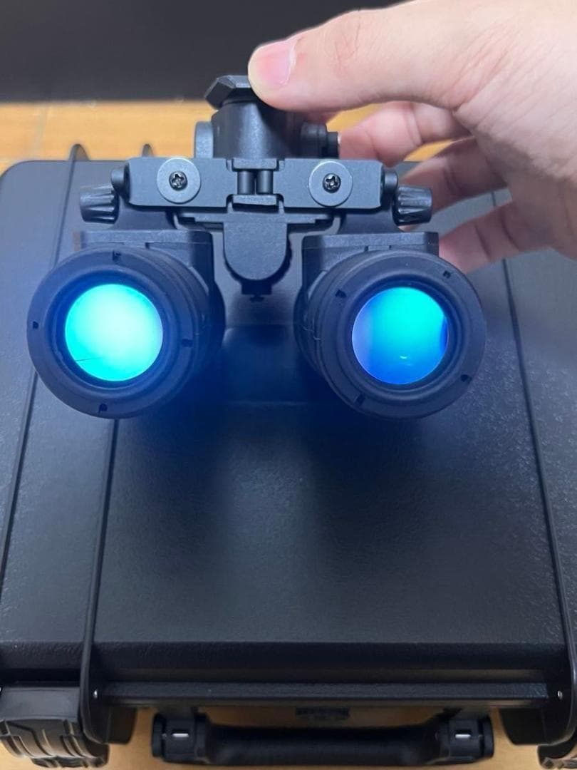 PVS31　デジタルナイトビジョン 実動(充電器、ケーブル付属なし)