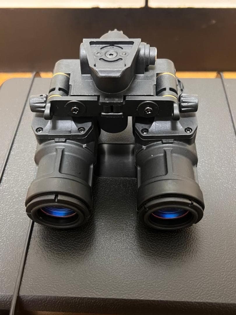 PVS31　デジタルナイトビジョン 実動(充電器、ケーブル付属なし)