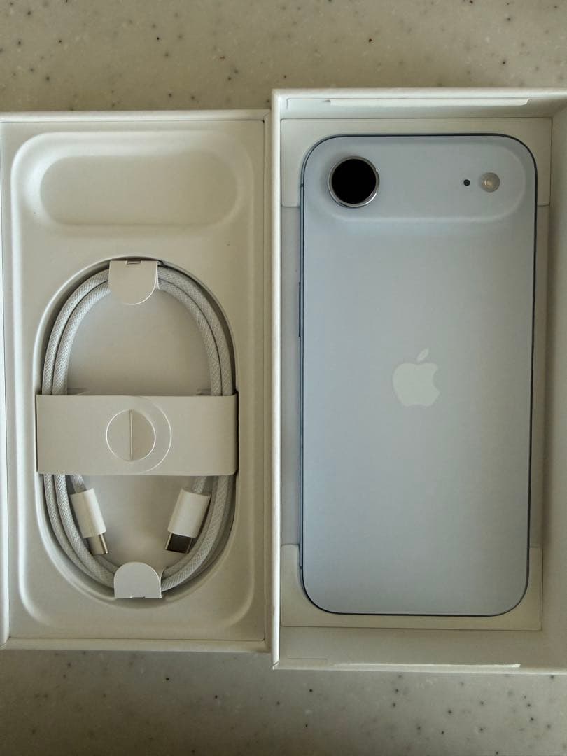 ⭐︎極美品　iPhone Air 256MB スカイブルー　SIMフリー