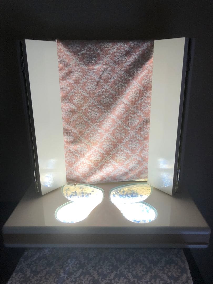 希少♦️ヴィンテージ♦️蝶♦️ホワイト コンパクト ドレッサー♦️バタフライ♦️送料込