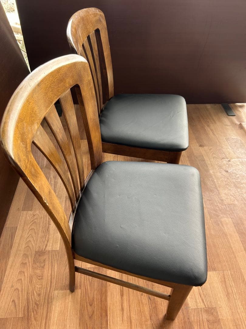 651 カリモク ダイニングチェア　2脚セット　木製 椅子 シェル型チェア 黒