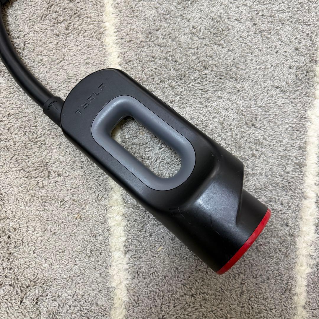 【美品】テスラ 国内チャデモアダプター (専用バッグ付き）