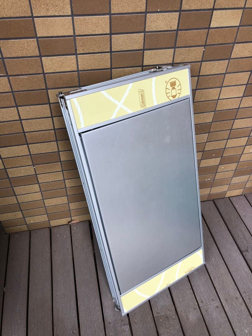 コールマン スリム三つ折りBBQテーブル 中央収納付き