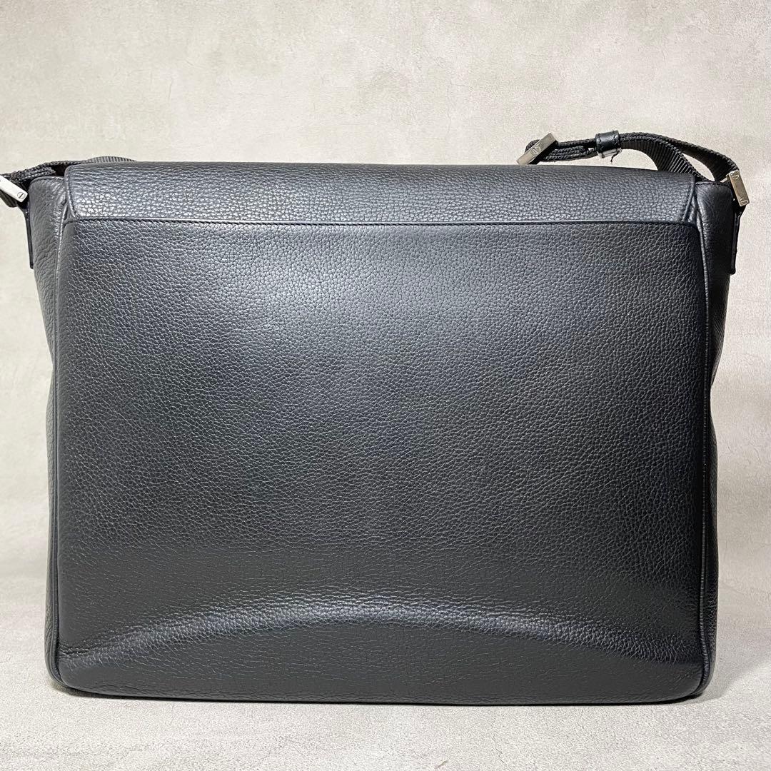 Cartier カルティエ パシャ ショルダーバッグ レザー ブラック メンズ