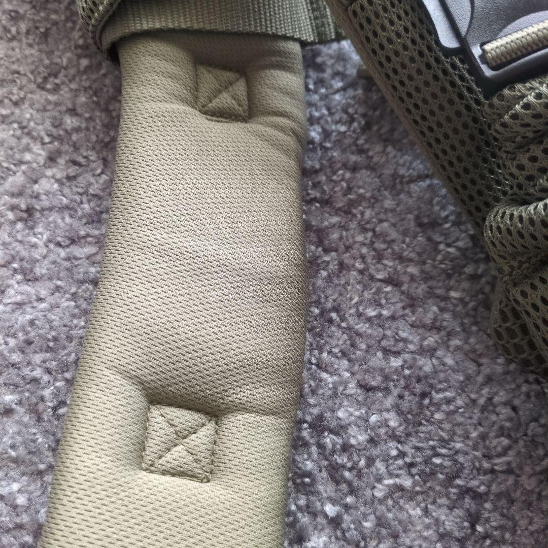 Aprica 抱っこ紐 カーキ　ラクリス　新品