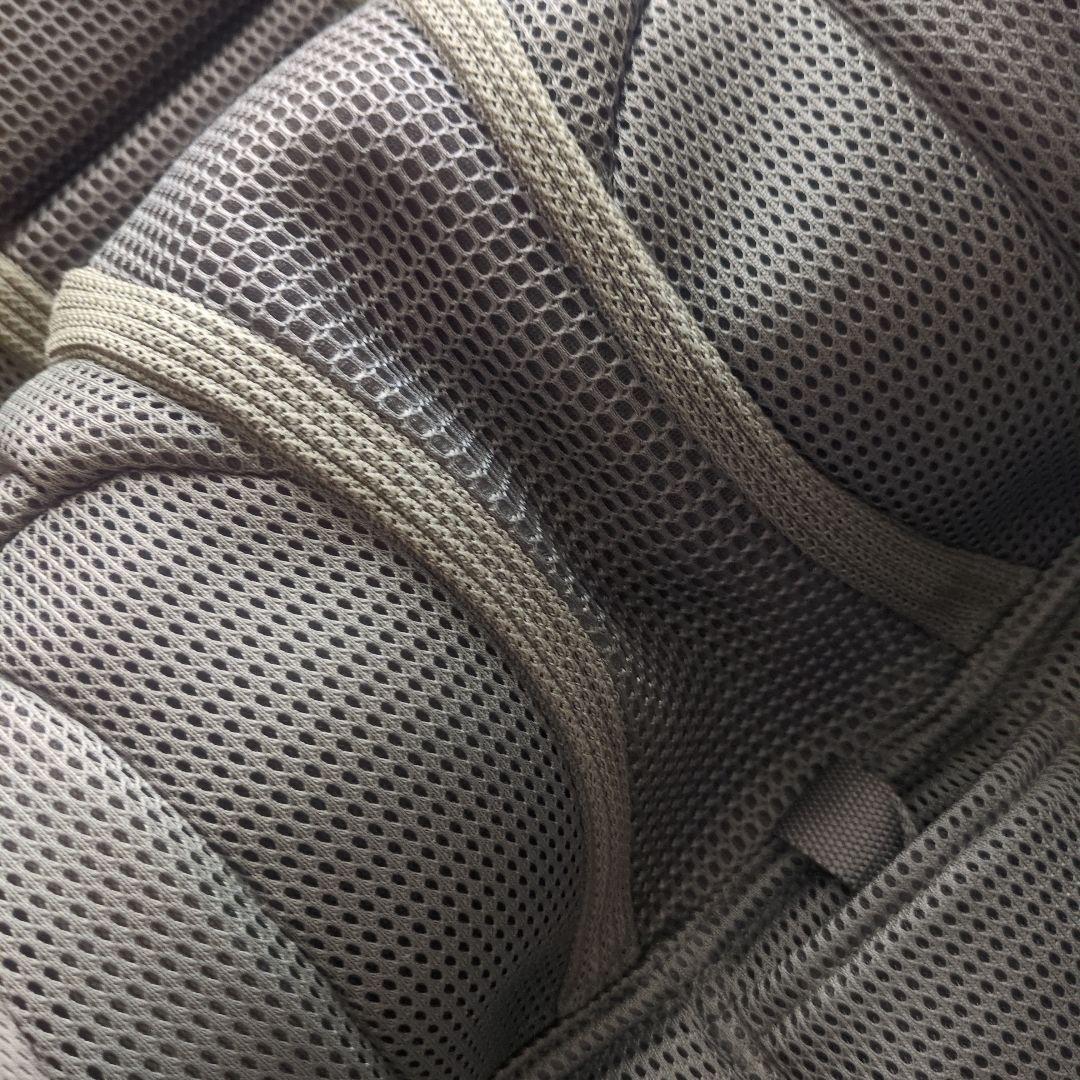 Aprica 抱っこ紐 カーキ　ラクリス　新品