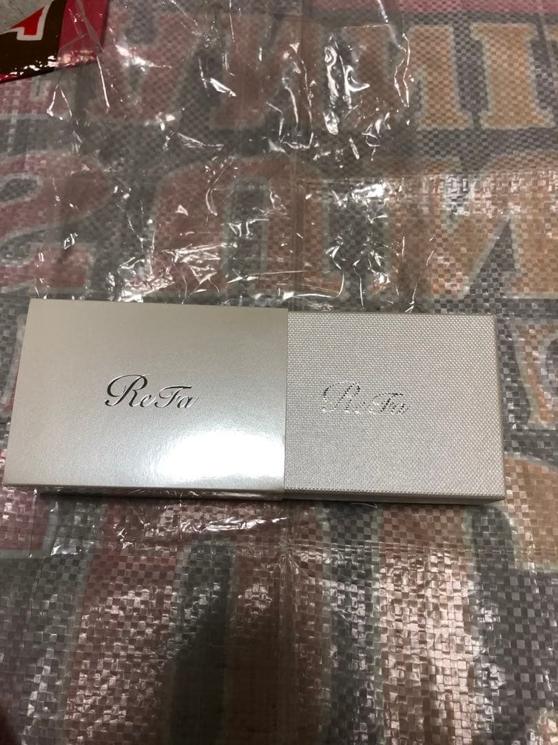 ReFa レッド 美顔ローラー 専用ケース付き