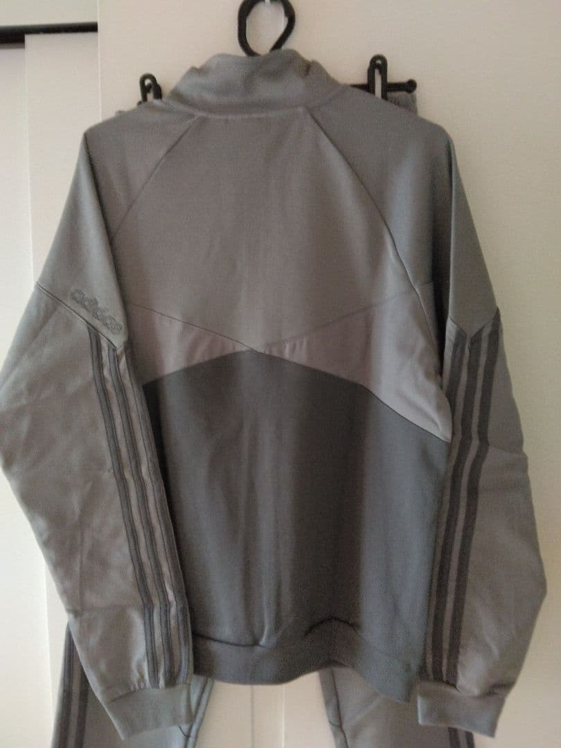 新品未使用　アディダス　メンズ　ジャージ　上下　Mサイズ　アディダスオリジナルス