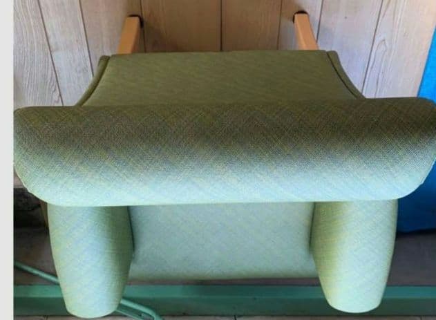 【最終特価】Oliver高級1人掛けソファ　ナチュラルグリーン　シングルソファ