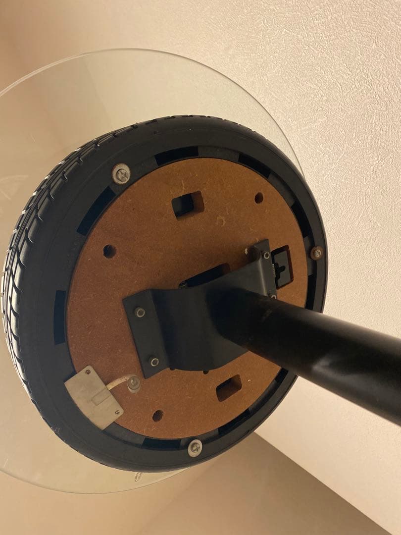 ホイールデザイン置時計とテーブルセット