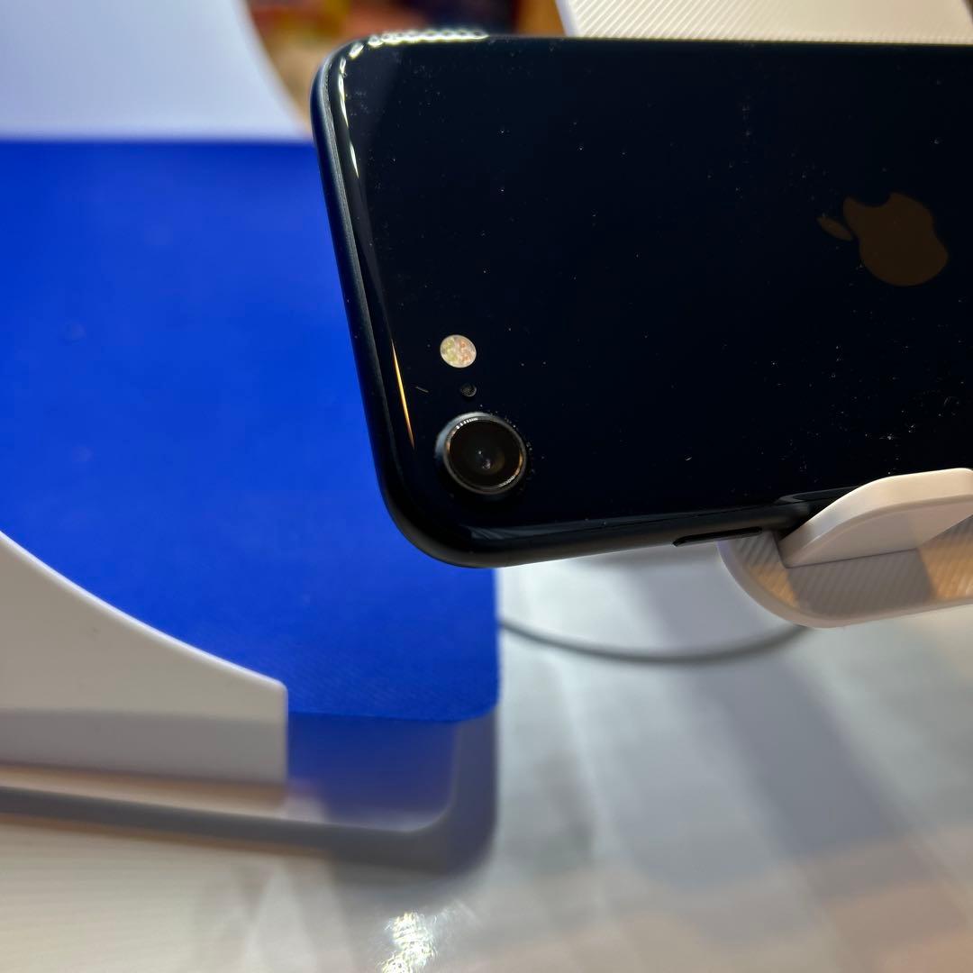 iPhone se(第3世代) 64GB ミッドナイト