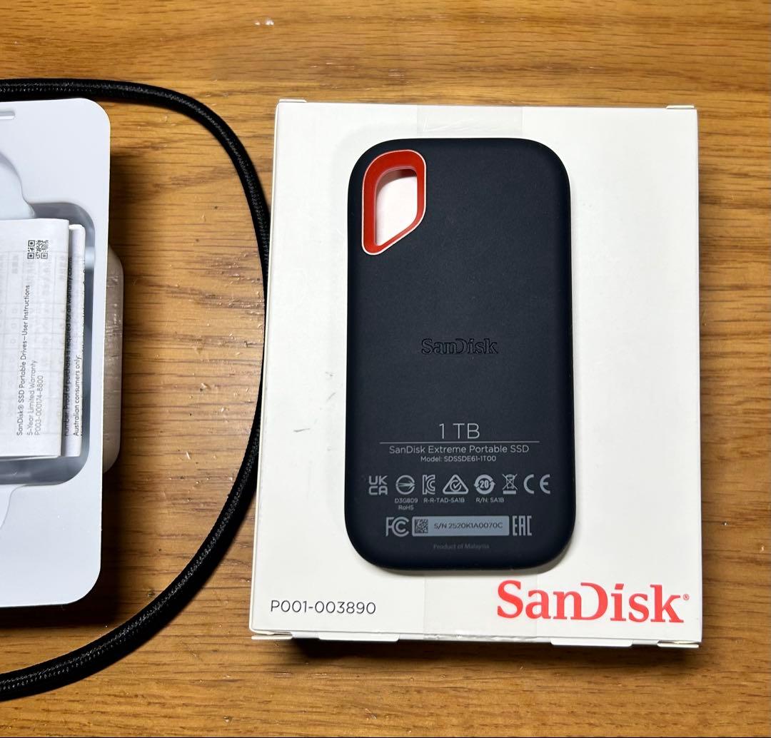 【超美品】SanDisk Extreme Portable SSD 1TB