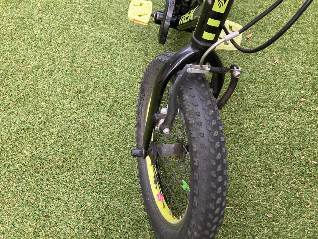 トレック　キッズバイク　子供用自転車　16インチ