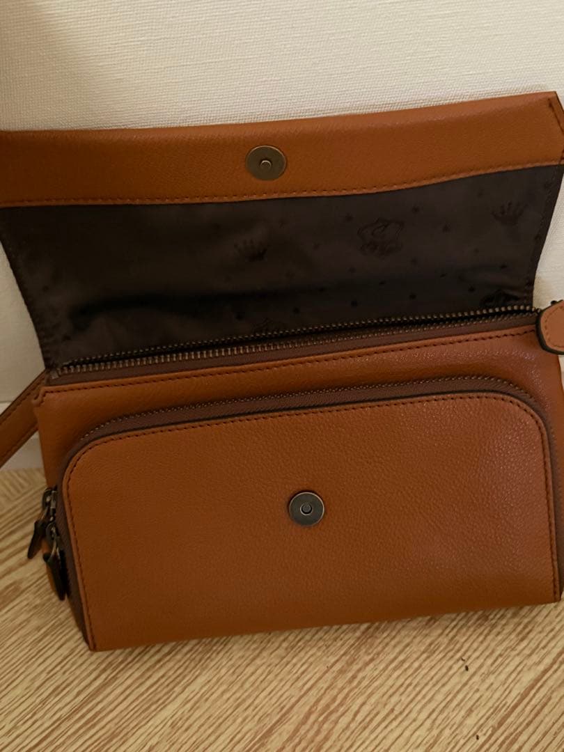 Dakotaのお財布ショルダー