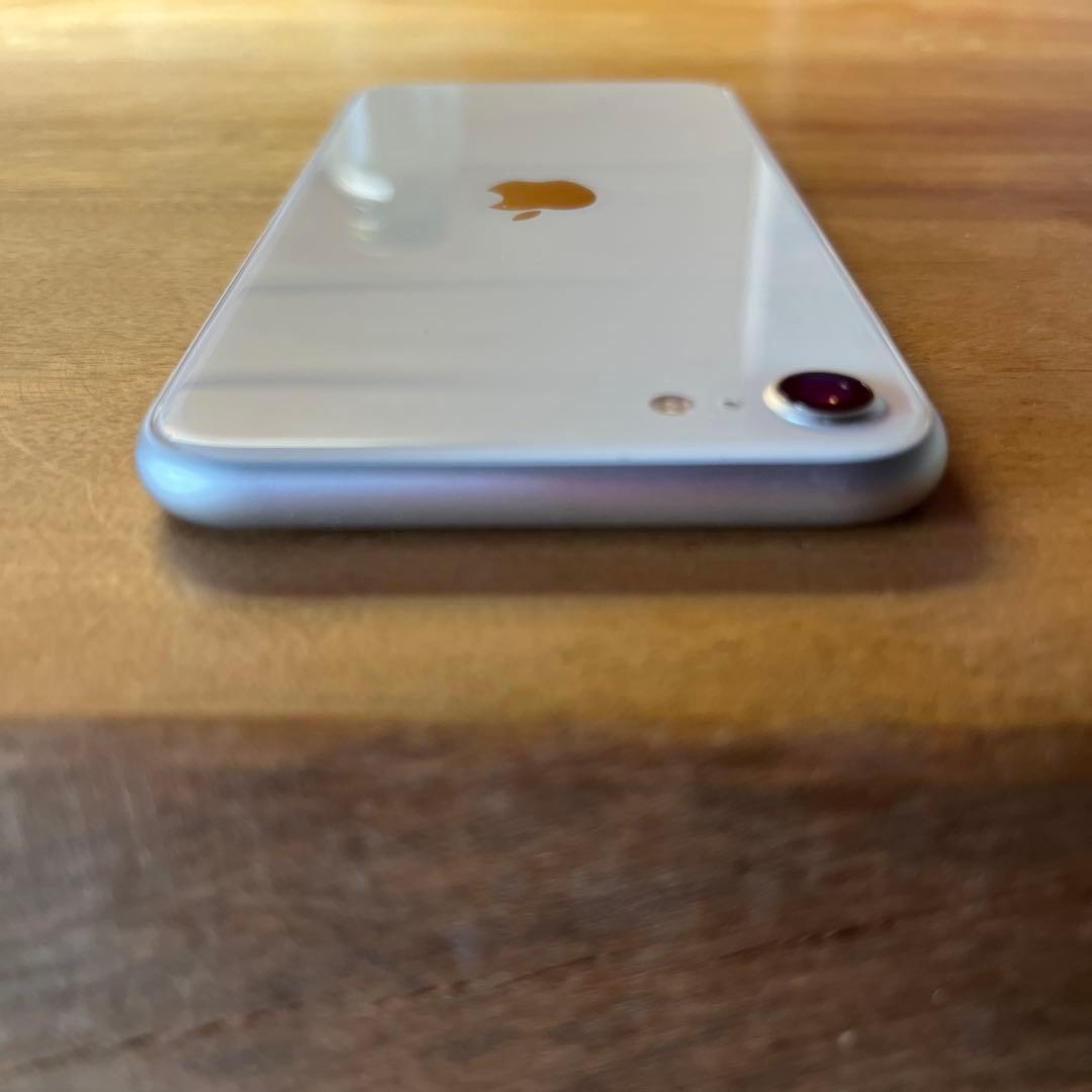 【美品】Apple iPhone se2 64GB
