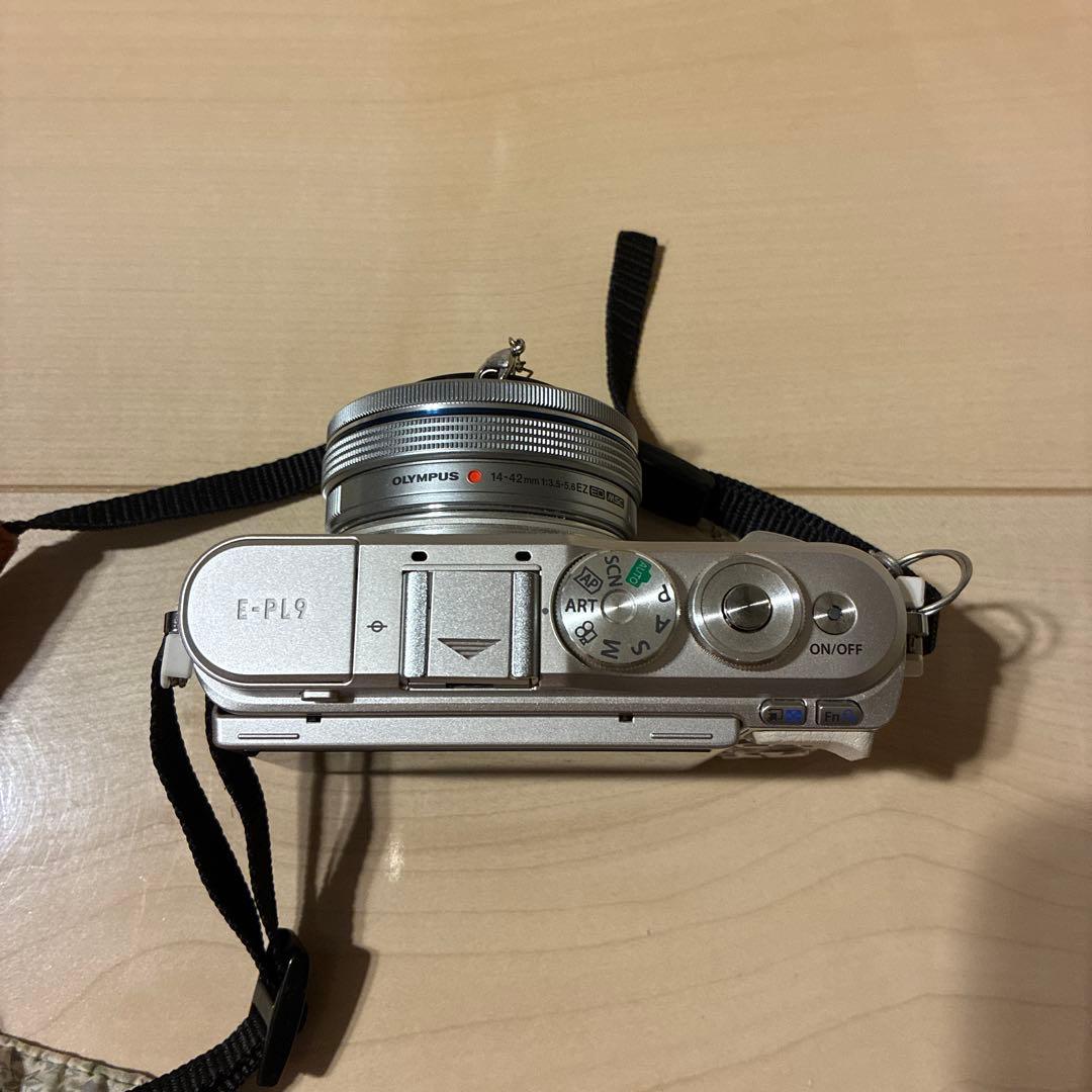 OLYMPUS E-PL9 14-42mm 、40-150mm付き