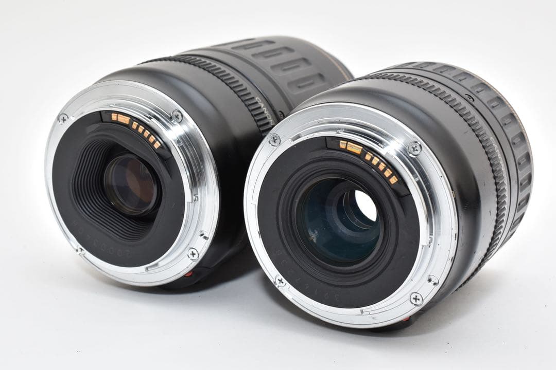 保証付き/Canon EOSKiss X10標準&望遠ダブルレンズセット