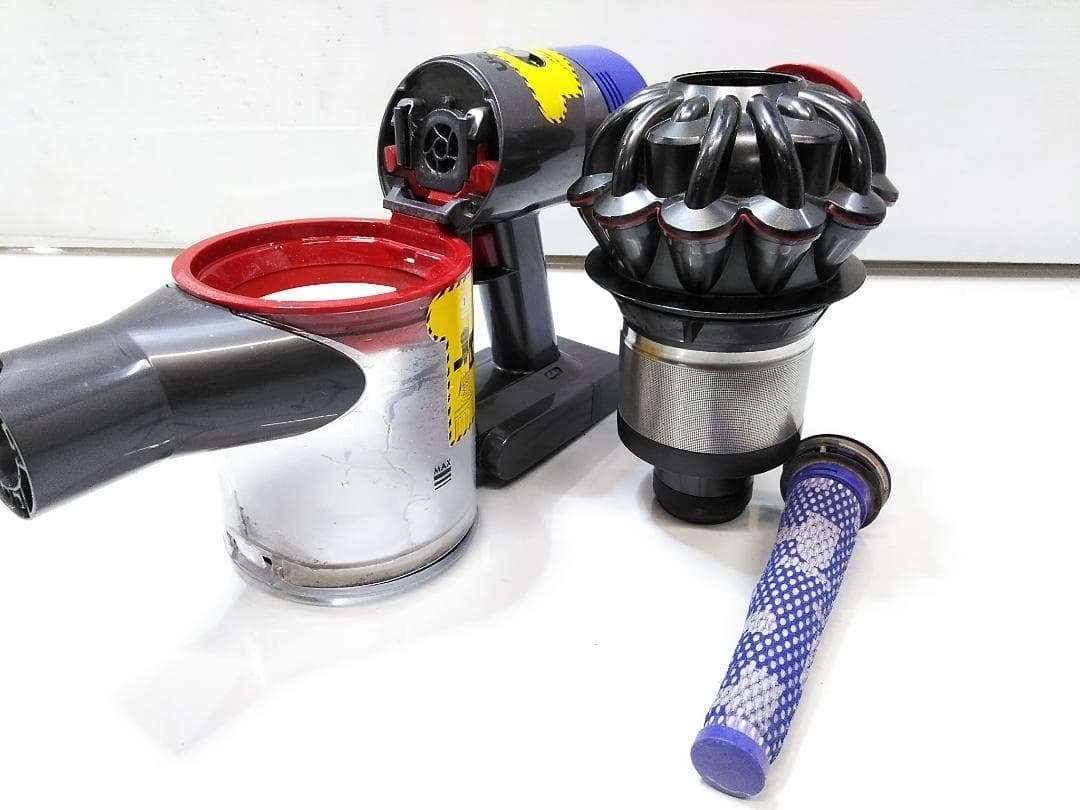 ダイソン V8 コードレスクリーナー サイクロン掃除機 SV10 △