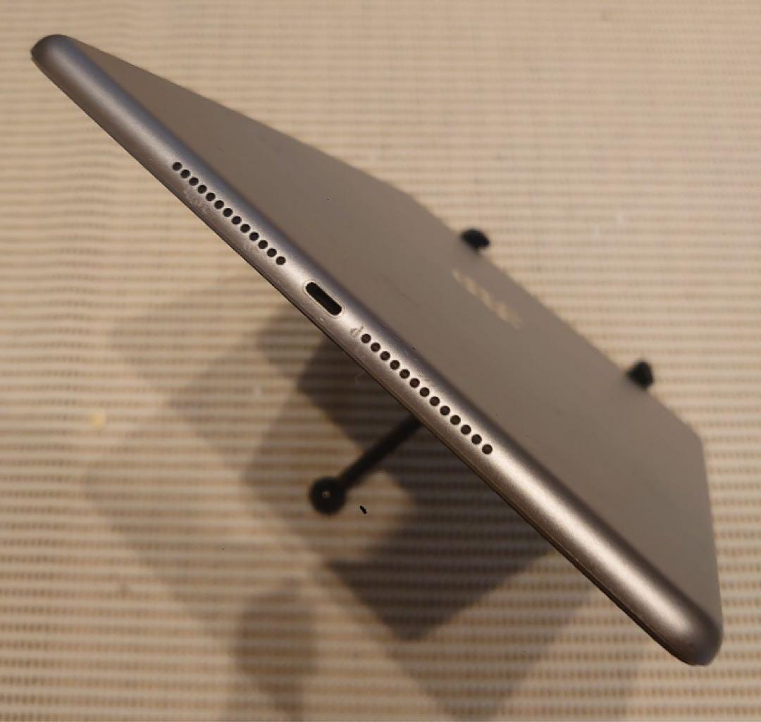完動品SIMフリーiPad第6世代(A1954)本体32GB送料込XJF88