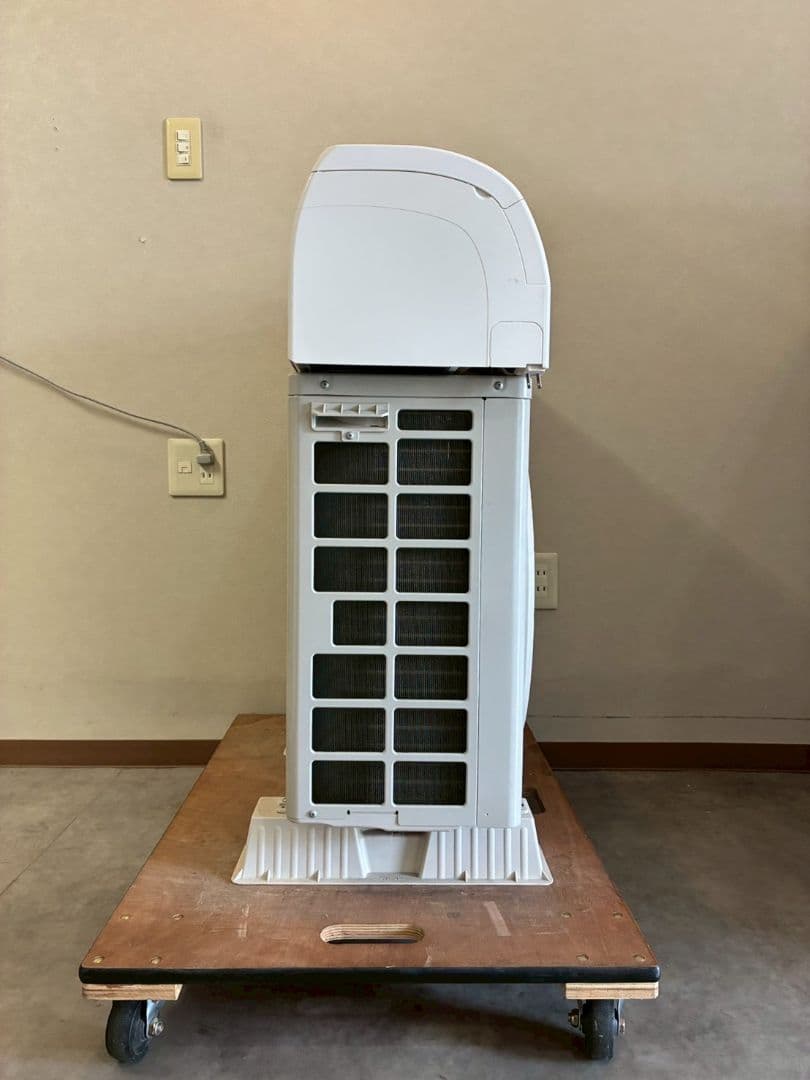 1957 ダイキン【S22ZTES-W】2022年 6畳 エアコン 中古