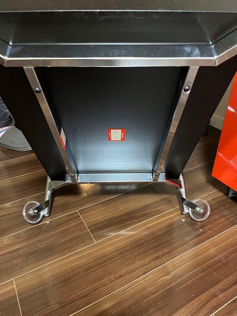 C assina IXC. STRUT ストラットハンガーラック