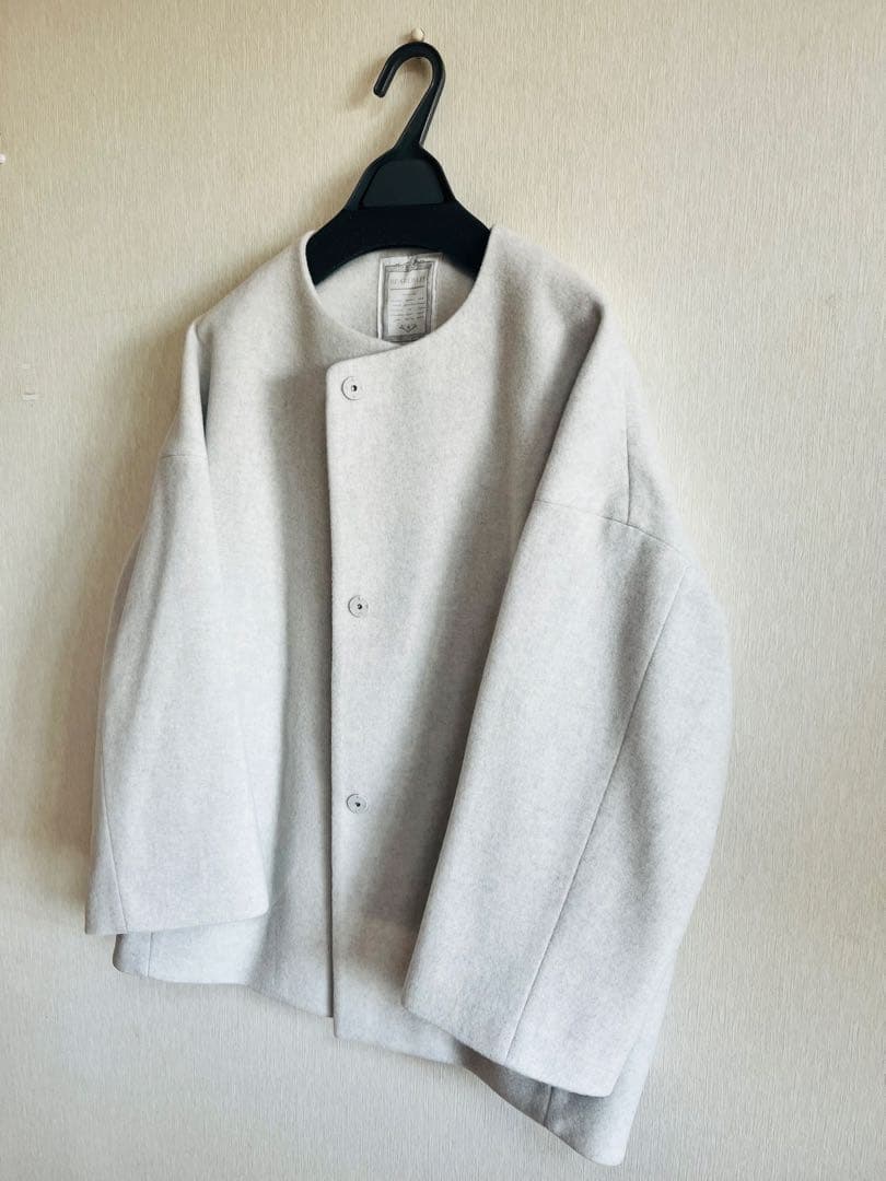 後ろぷっくりウールショートコート