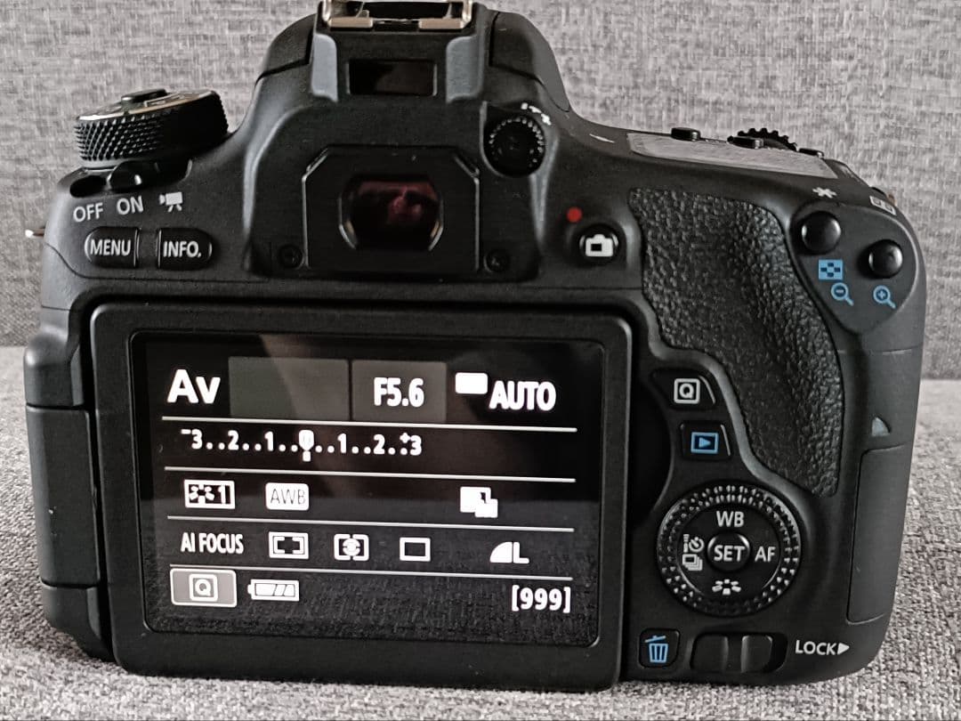 キャノン EOS 8000D 18-135 IS STM キットwi-fi機能付