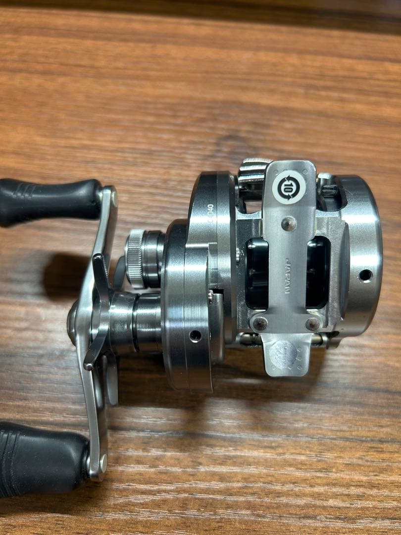 リール SHIMANO CALCUTTA CONQUEST DC 201HG