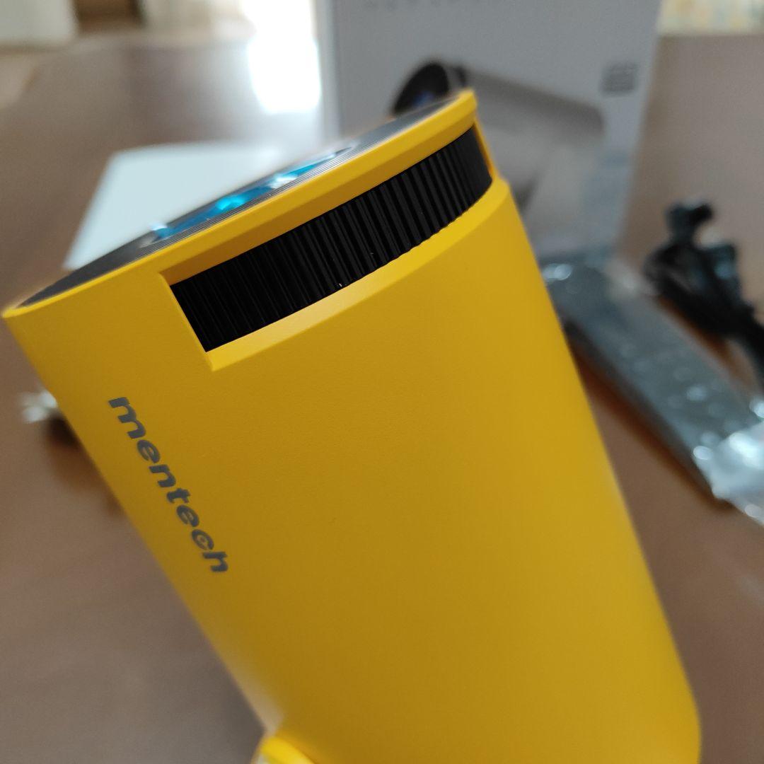 小型プロジェクター180°回転式　AndroidTV11.0搭載　WiFi対応