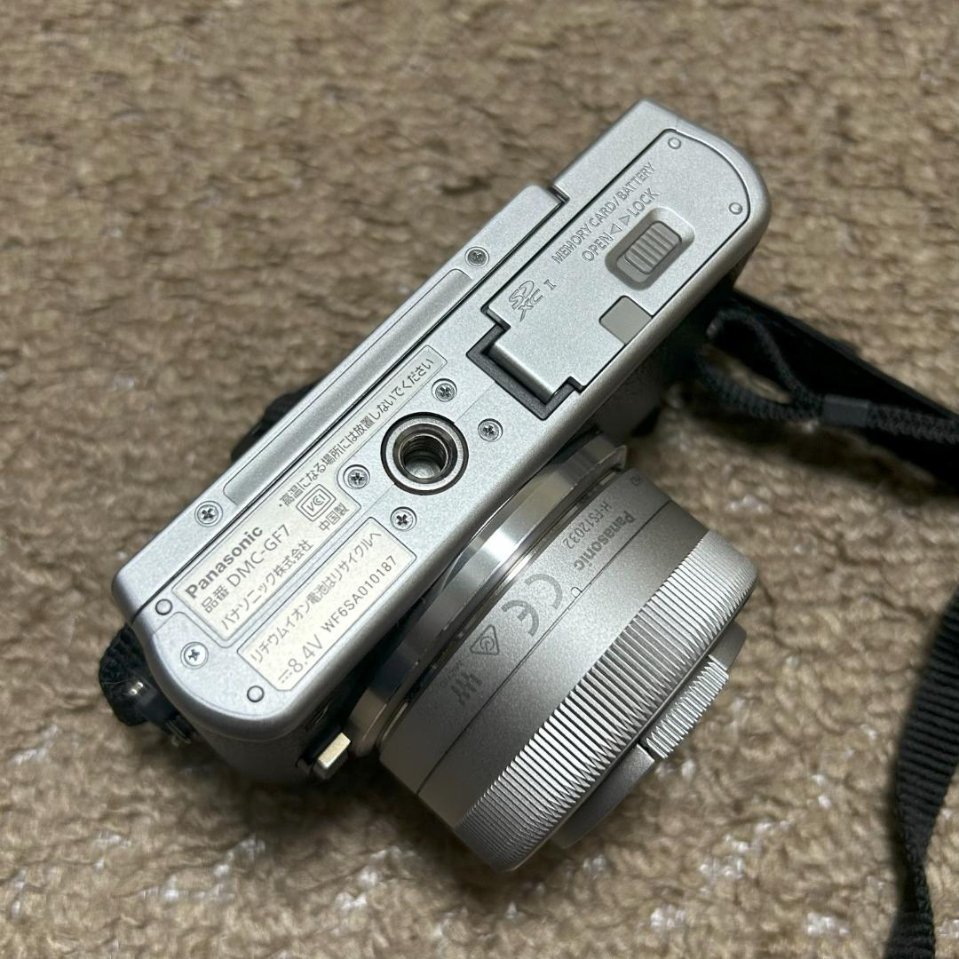 Panasonic DMC-GF7W ミラーレス一眼