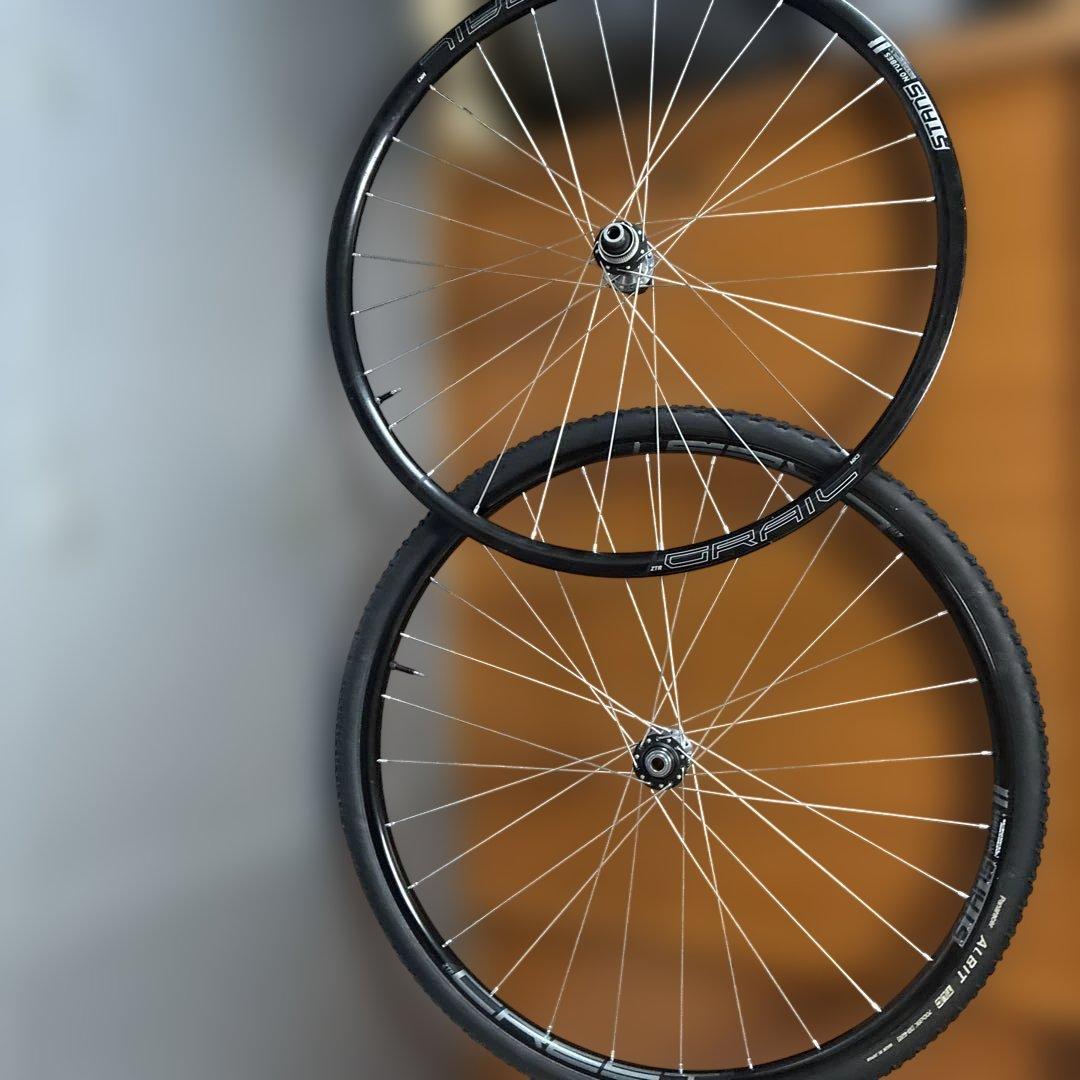 シクロクロスで使用シマノホイール前後2セット多数おまけ付き