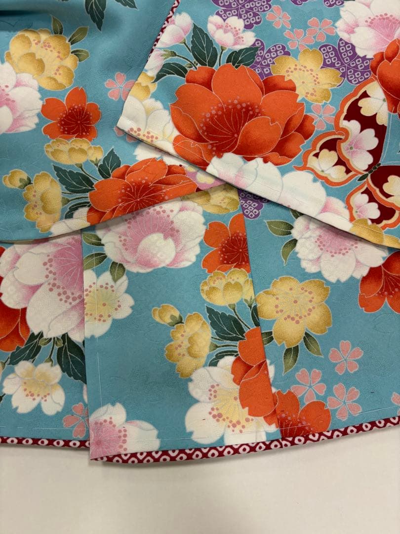 七五三　女の子　着物・被布セット　水色　桜　つまみ細工　チャーム　新品