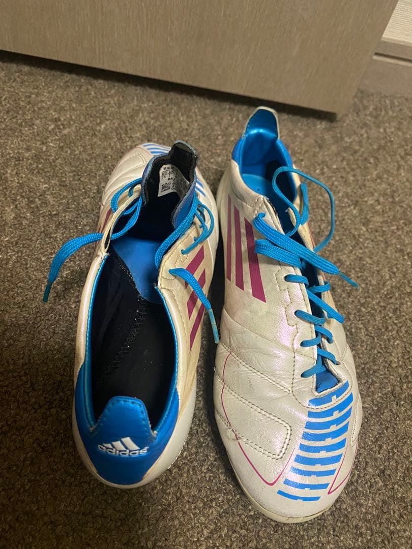 adidas サッカーシューズ スパイク ホワイト/ブルー/ピンク