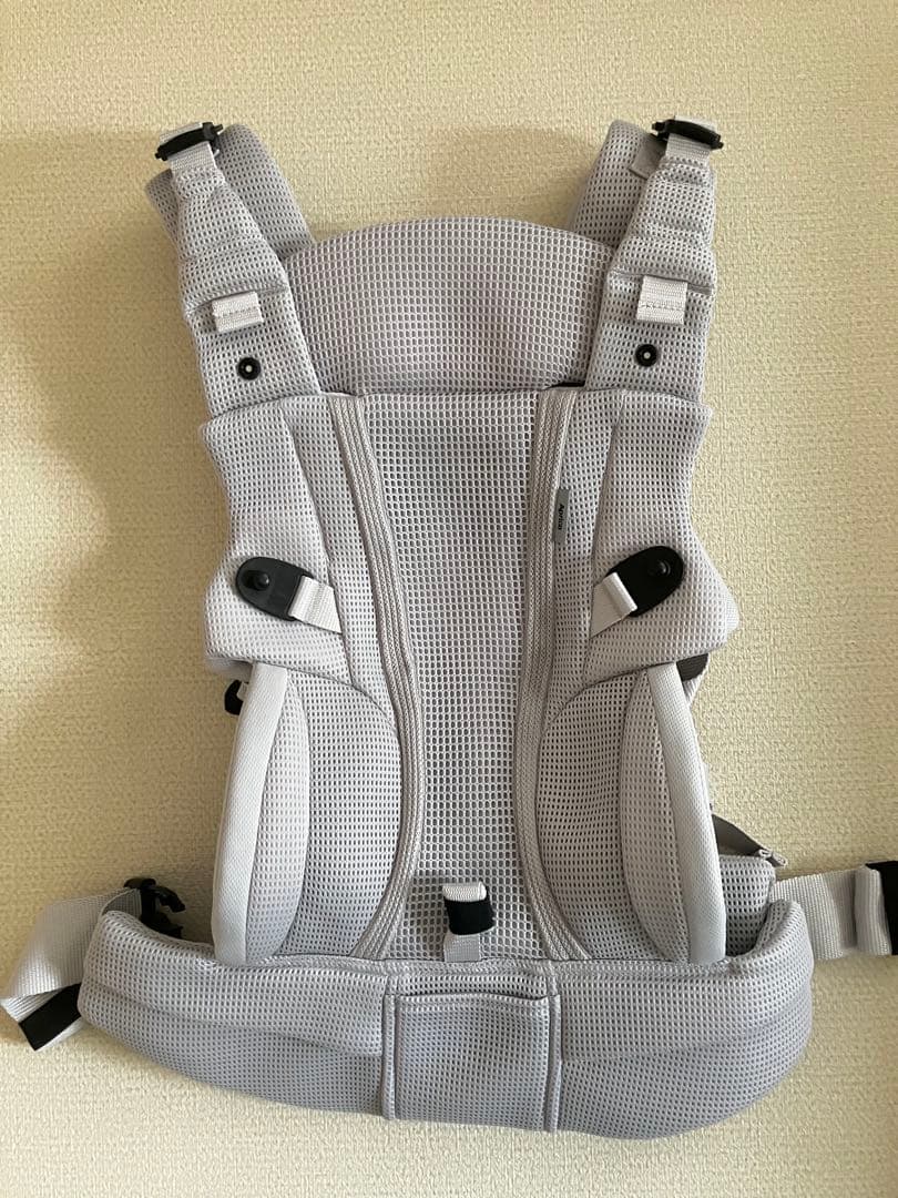 アップリカ　ラクリス　抱っこ紐　ホワイトアッシュ